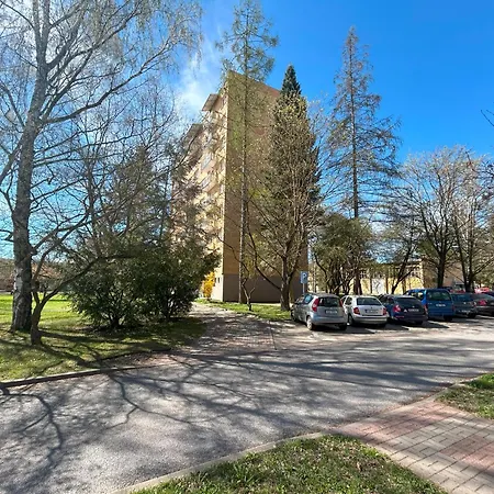 Byt V Parku, Plne Vybaven Na Klidnem Miste Tábor Exterior photo