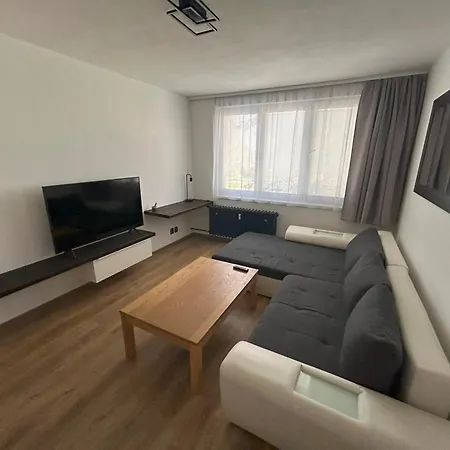 Byt V Parku, Plne Vybaven Na Klidnem Miste Tábor Exterior photo