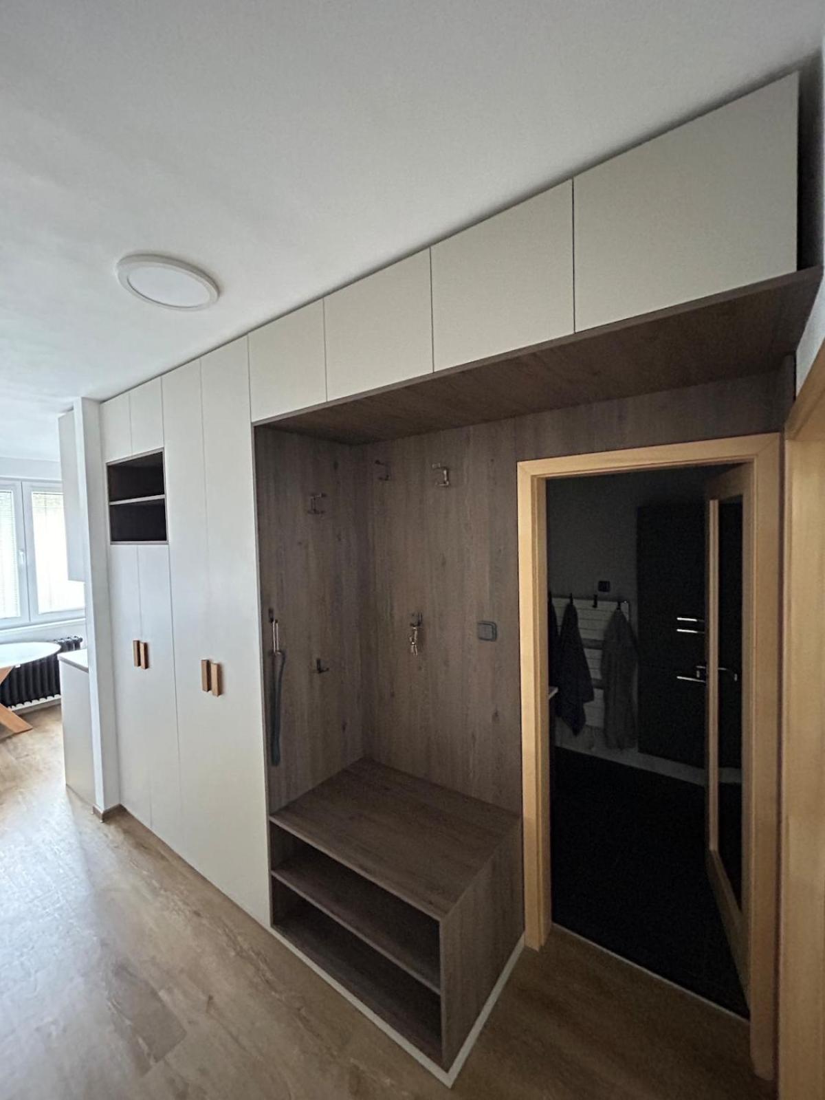 V Parku, Plne Vybaven Na Klidnem Miste Apartmán